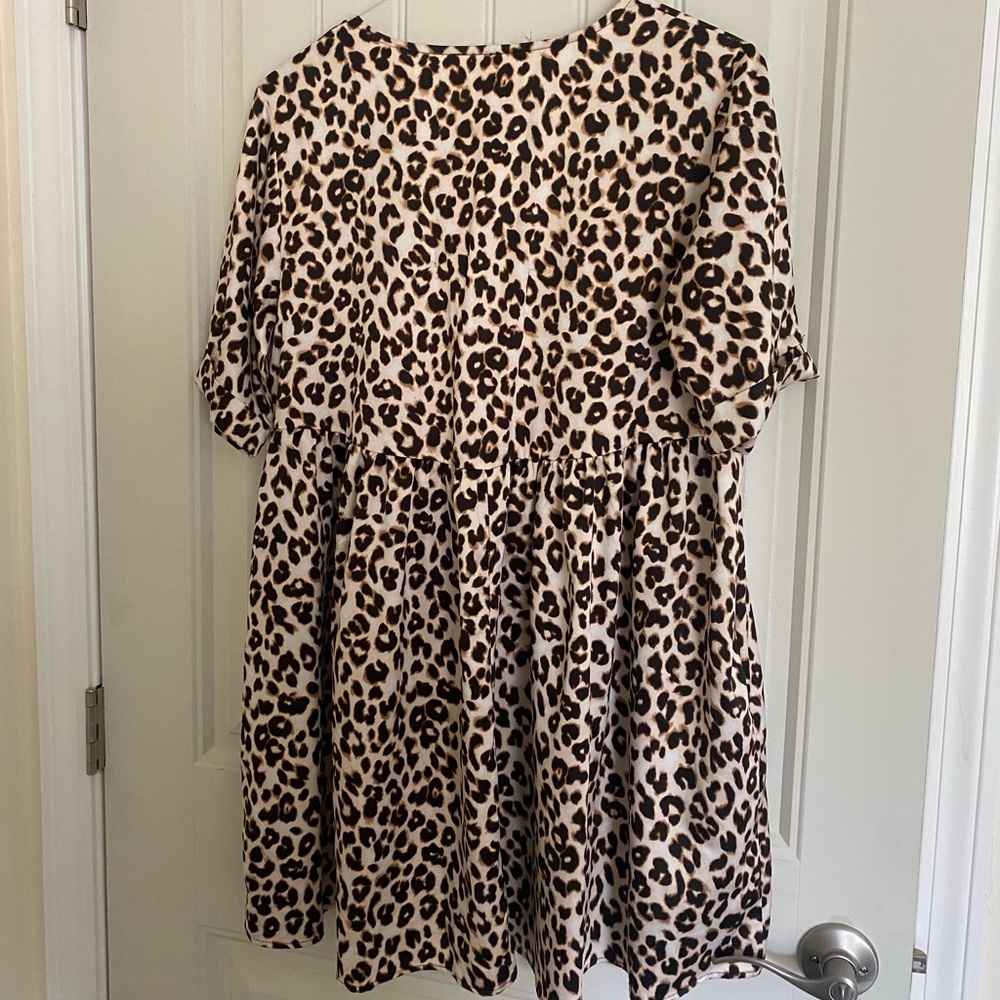 Staple cheetah dress! Barely worn! Could be cover up, dressed up or dressed down - Picture 6 of 7